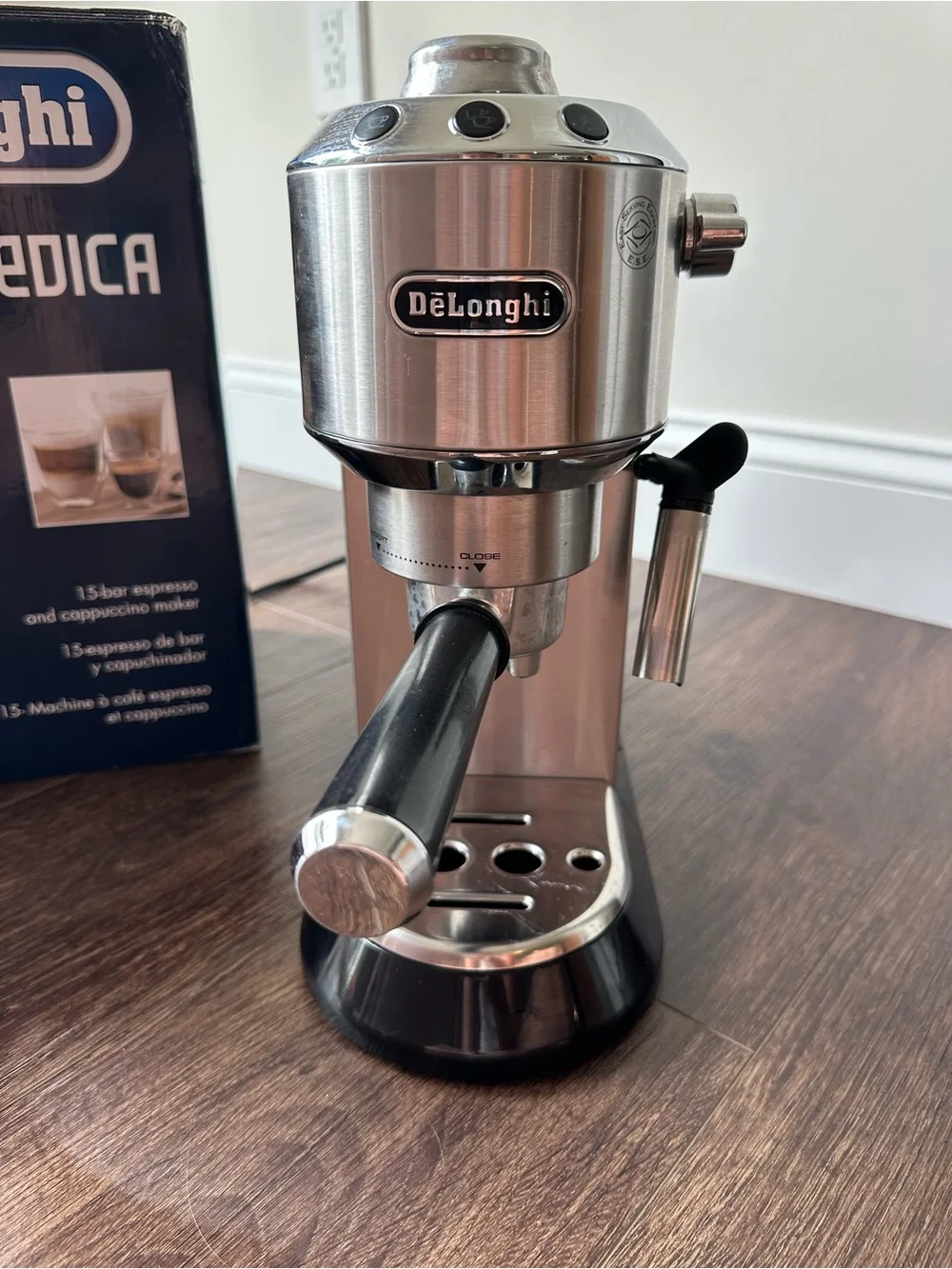 De’Longhi Dedica Espresso Machine with Milk Frother, 15-Bar Pump